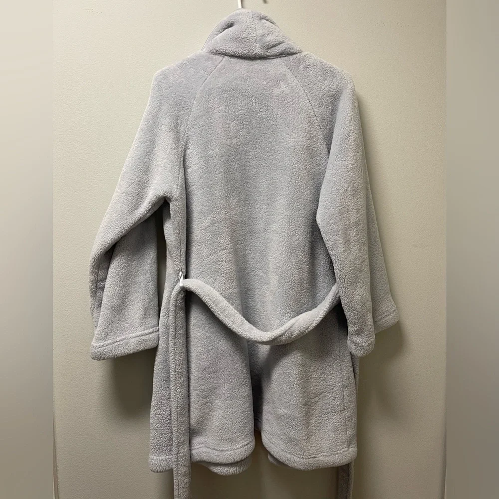 Victoria’s Secret Robe - Picture 2 of 4